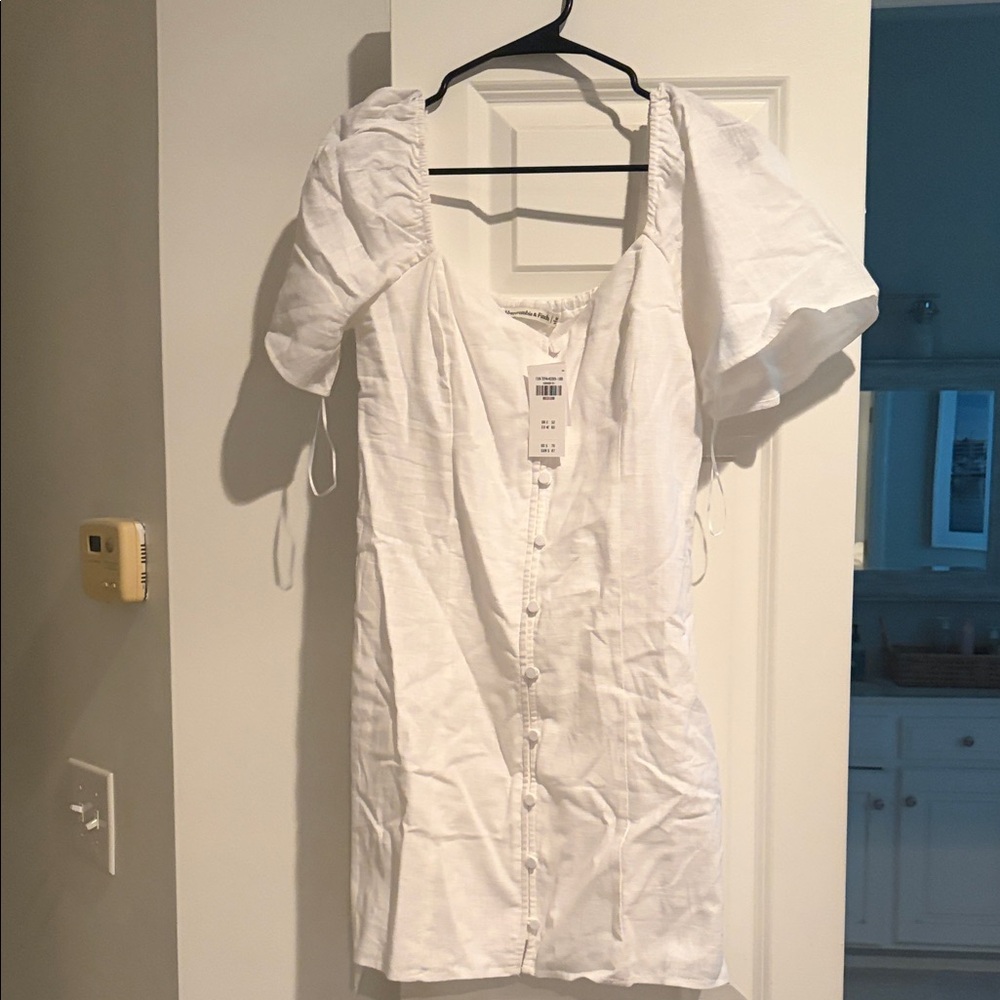 Abercrombie & Fitch White Button-Down Top